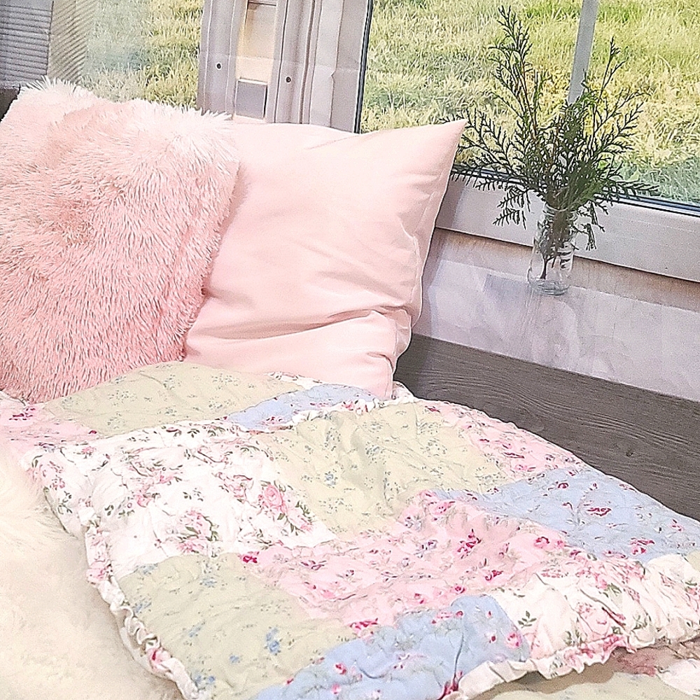 SALE today!! Shabby Chic,NEW girls' single set.  Best for  single bed + 2 shams